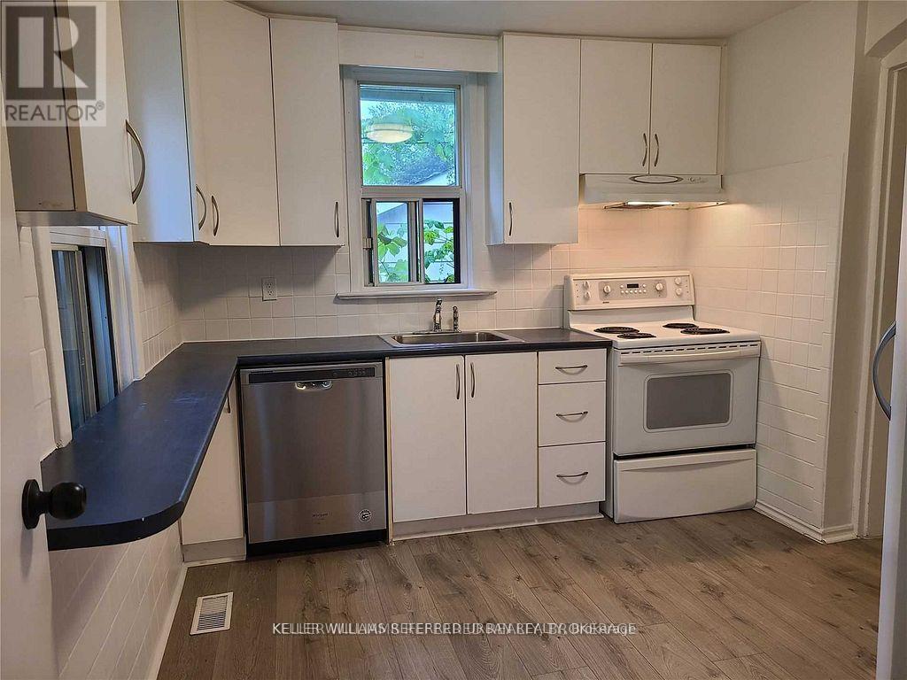 109 Springdale Boulevard, Toronto, Ontario M4J 1W8 - Photo 4 - E12816542