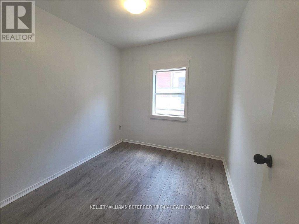 109 Springdale Boulevard, Toronto, Ontario M4J 1W8 - Photo 9 - E12816542