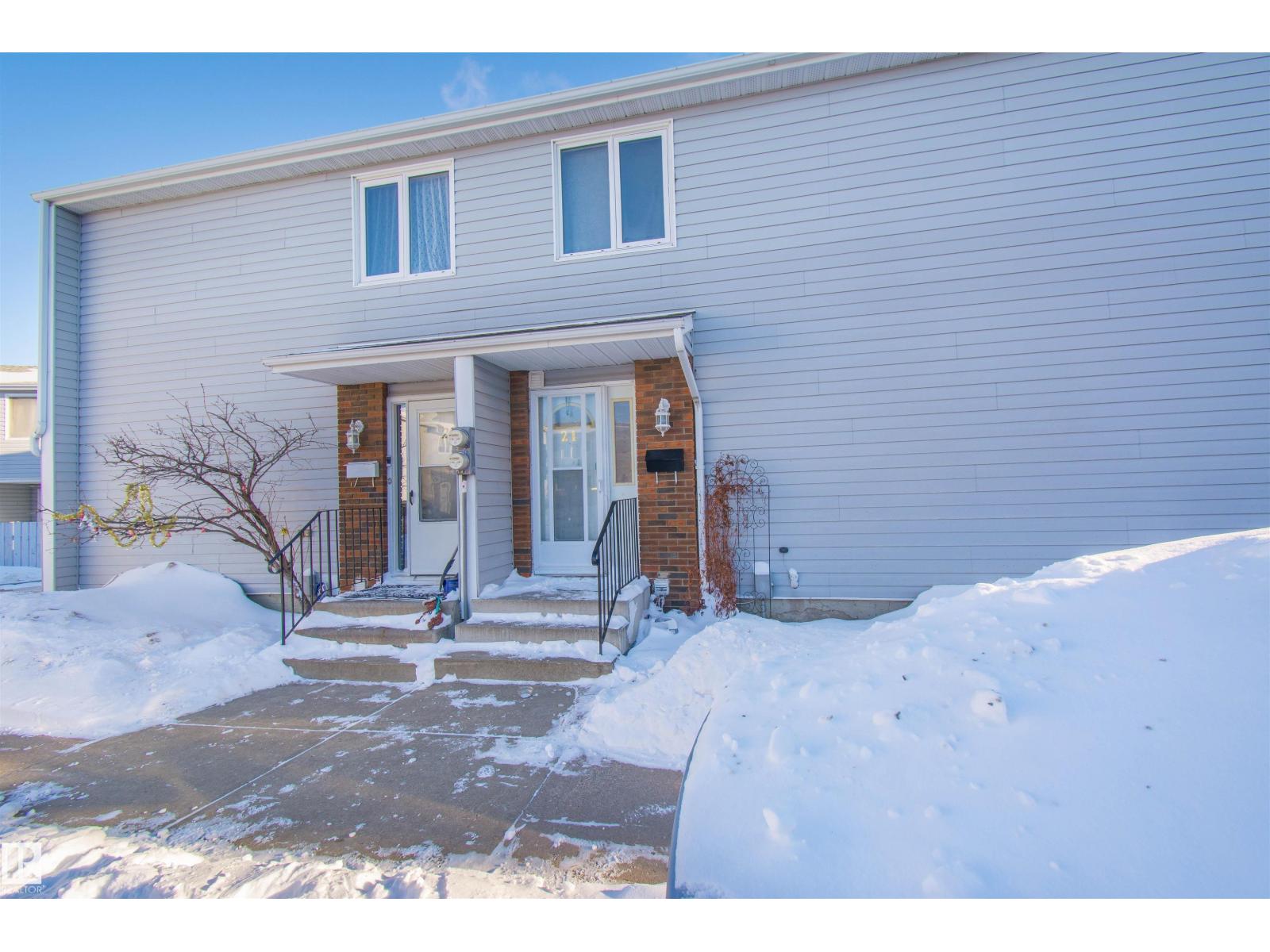 21 Amberly Co Nw, Edmonton, Alberta  T6R 3A3 - Photo 3 - E4474455