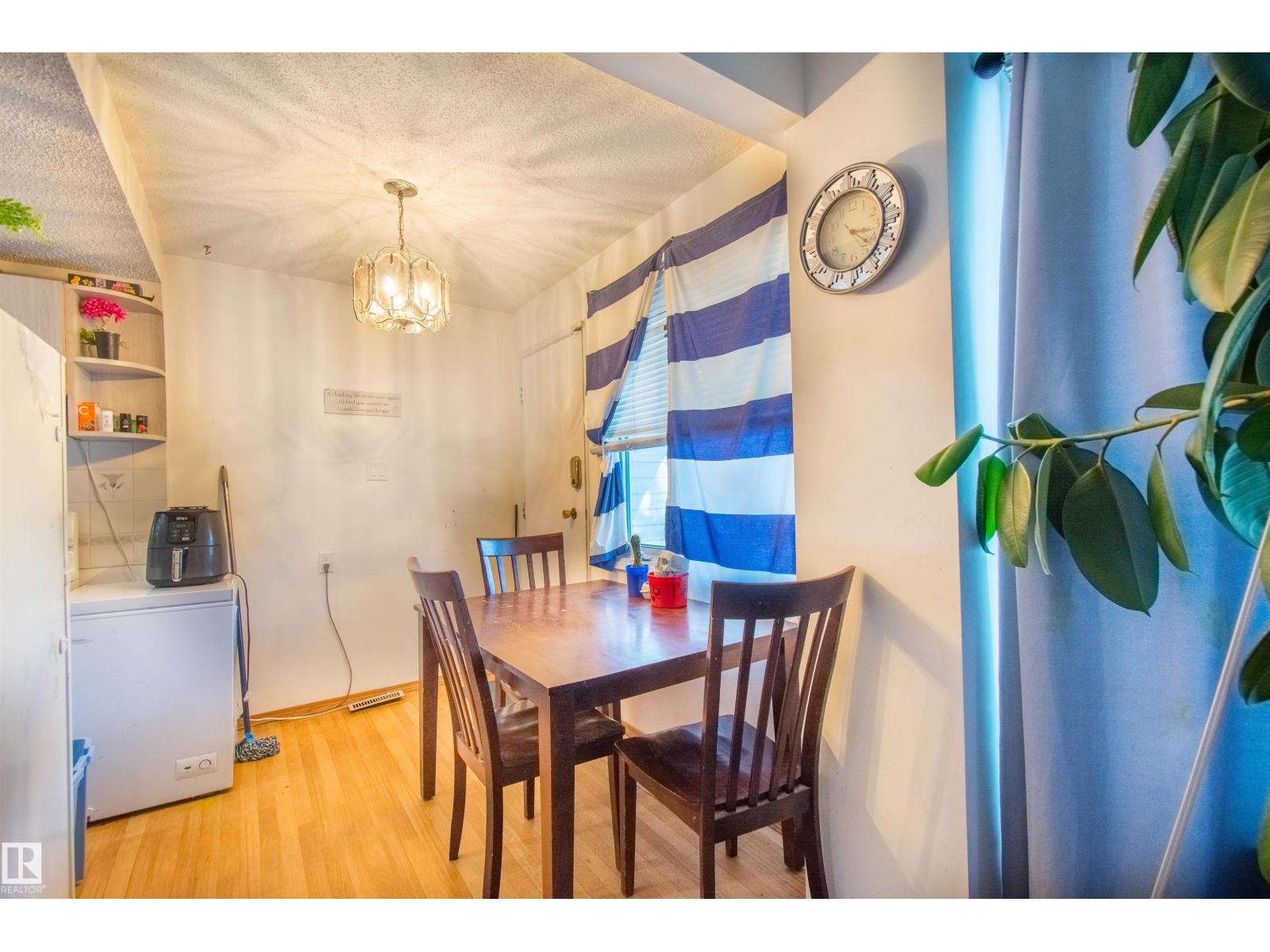 21 Amberly Co Nw, Edmonton, Alberta  T6R 3A3 - Photo 8 - E4474455