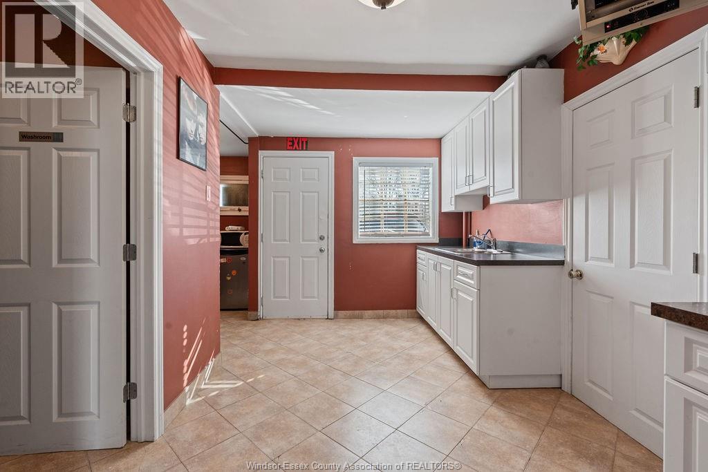 2558 Howard, Windsor, Ontario N8X 3W2 - Photo 11 - 26003920