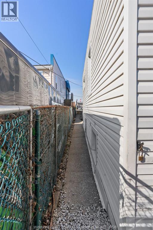 2558 Howard, Windsor, Ontario N8X 3W2 - Photo 25 - 26003920