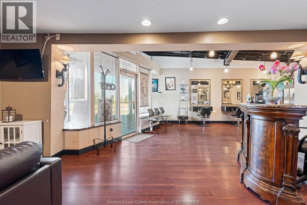 2558 Howard, Windsor, Ontario N8X 3W2 - Photo 3 - 26003920