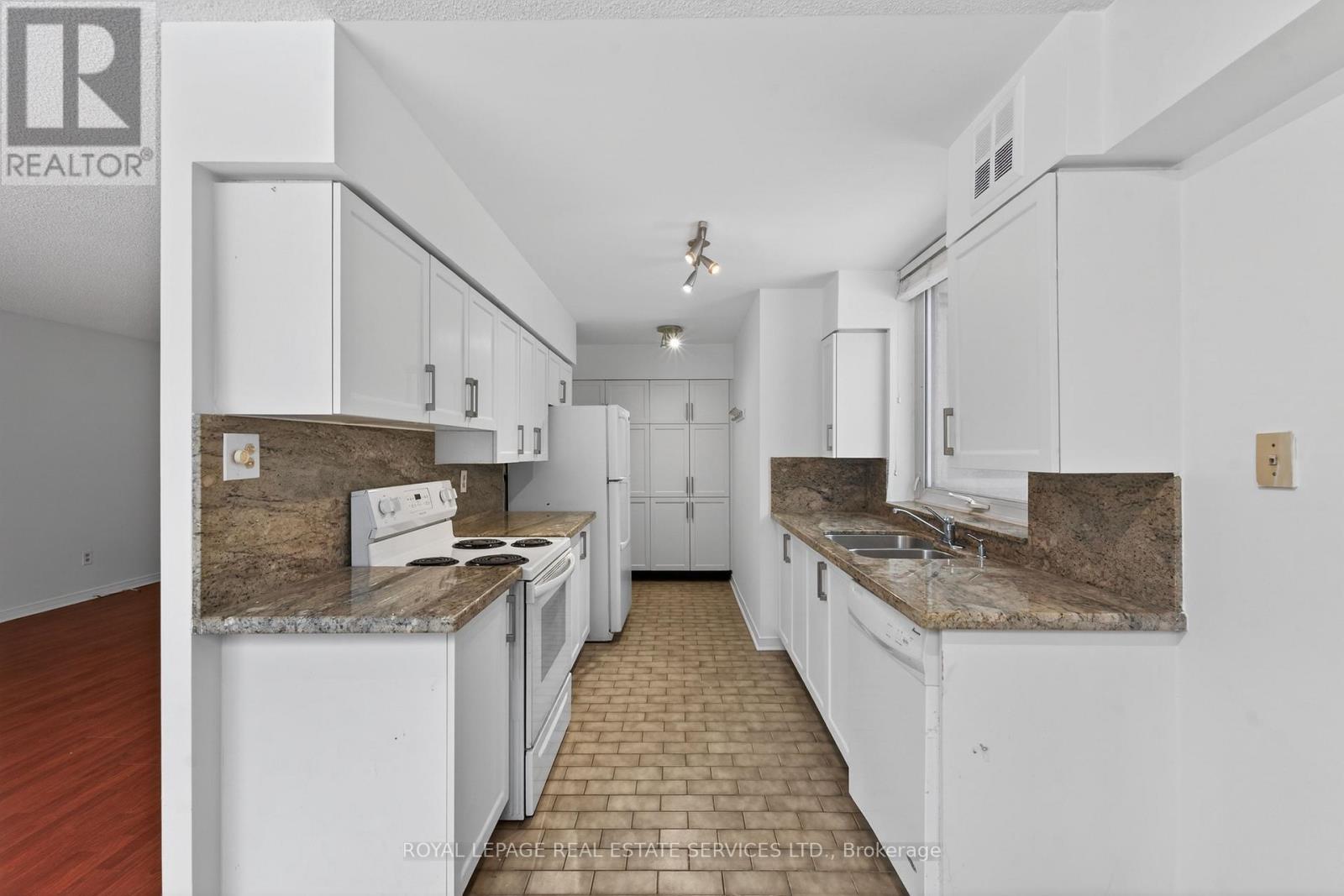 230 - 326 Major Mackenzie Drive E, Richmond Hill, Ontario  L4C 8T4 - Photo 12 - N12816418