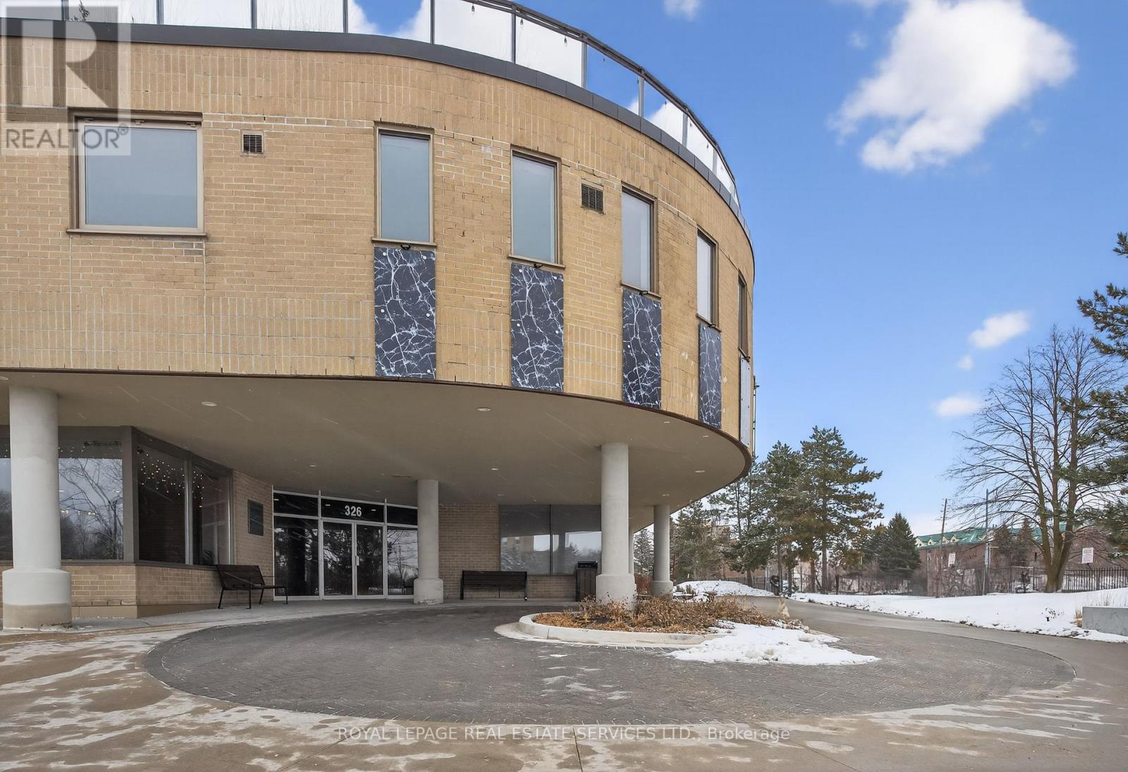 230 - 326 Major Mackenzie Drive E, Richmond Hill, Ontario  L4C 8T4 - Photo 2 - N12816418