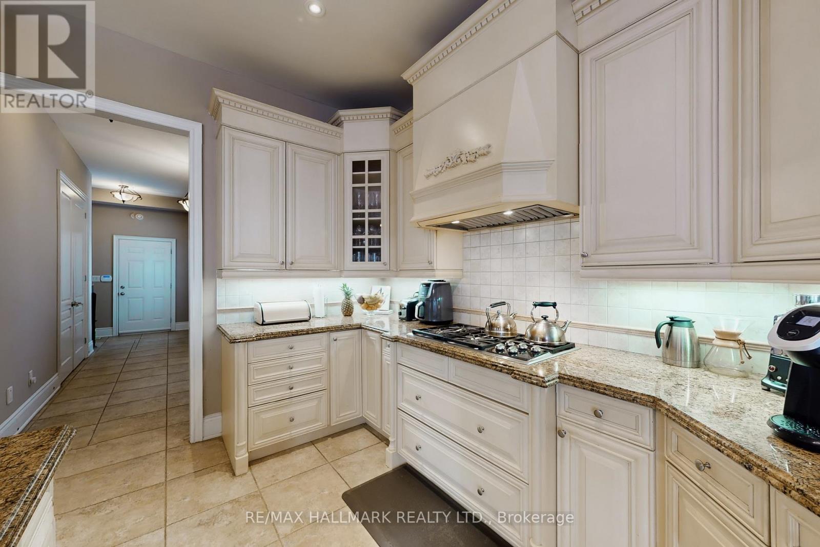 123 Carisbrooke Circle, Aurora, Ontario  L4G 0K4 - Photo 14 - N12816476