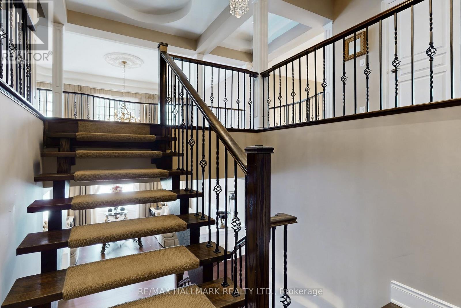 123 Carisbrooke Circle, Aurora, Ontario  L4G 0K4 - Photo 26 - N12816476