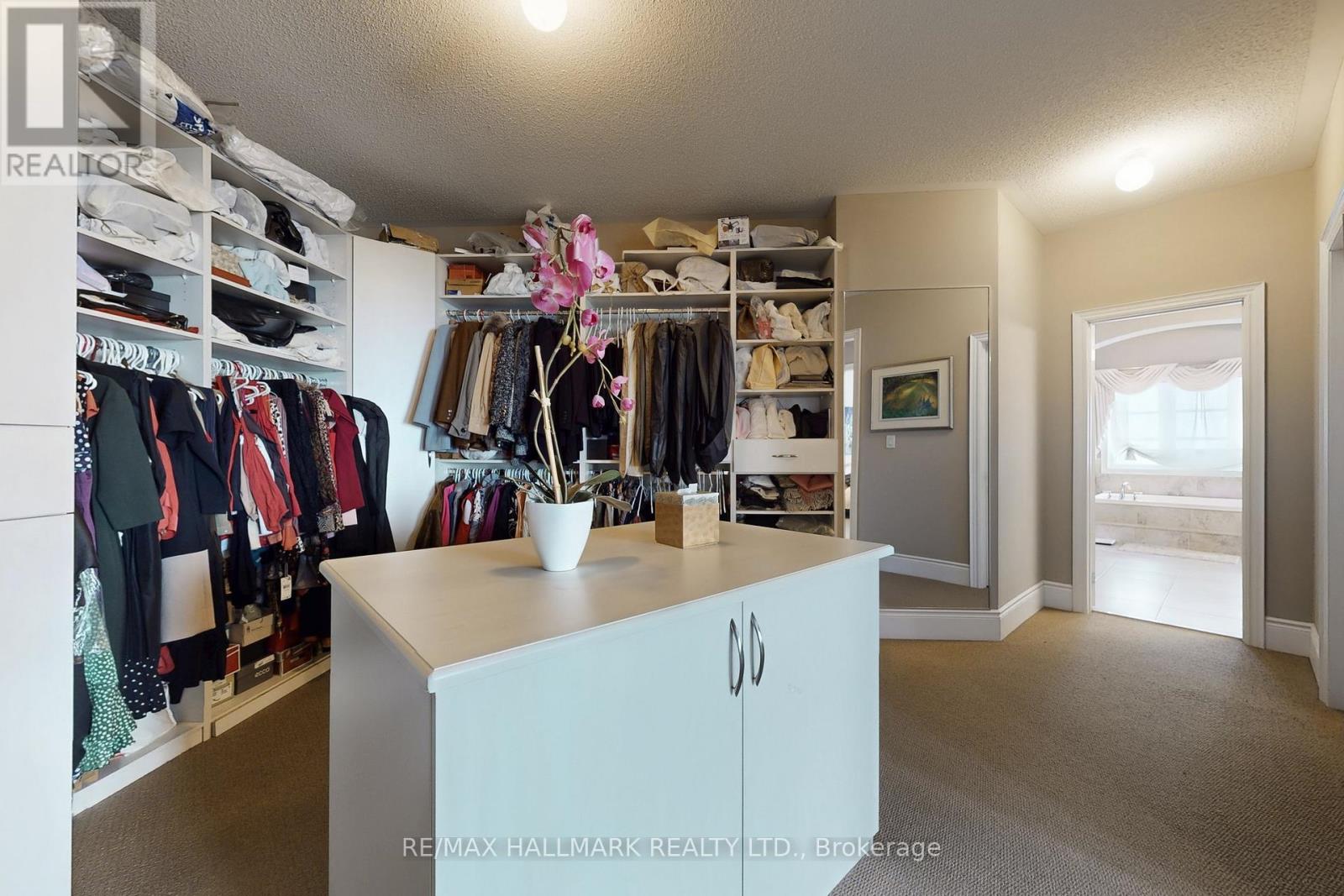 123 Carisbrooke Circle, Aurora, Ontario  L4G 0K4 - Photo 33 - N12816476