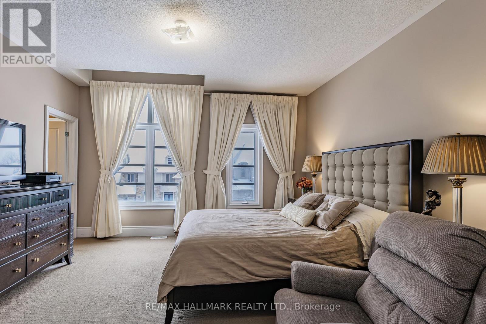 123 Carisbrooke Circle, Aurora, Ontario  L4G 0K4 - Photo 36 - N12816476