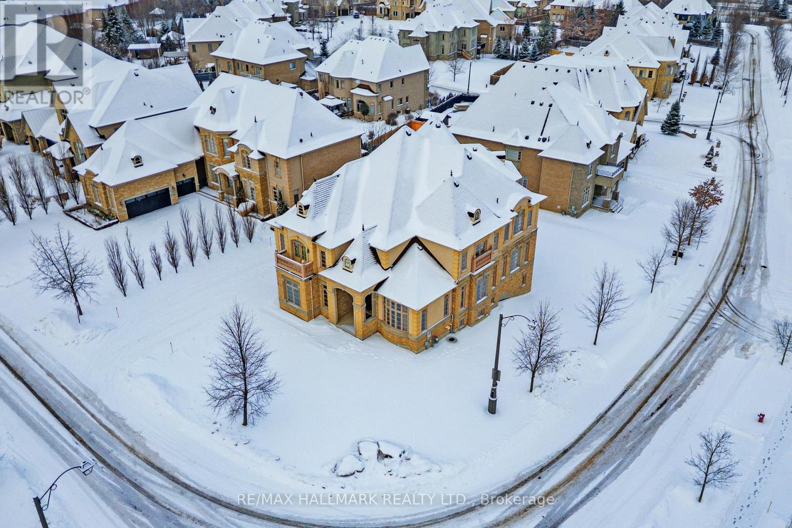 123 Carisbrooke Circle, Aurora, Ontario  L4G 0K4 - Photo 47 - N12816476