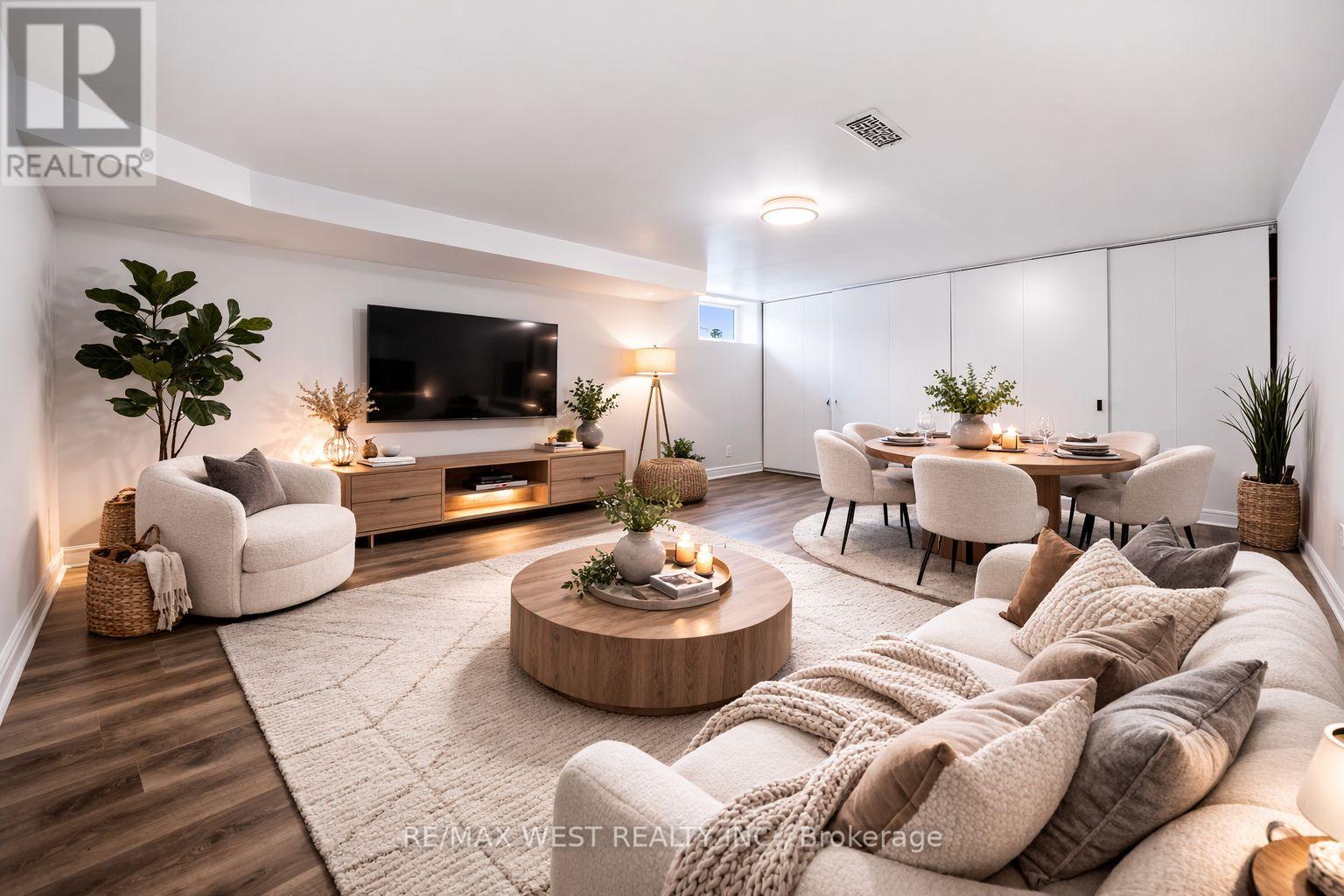 902 Woodbine Avenue, Toronto, Ontario  M4C 4B5 - Photo 40 - E12816118