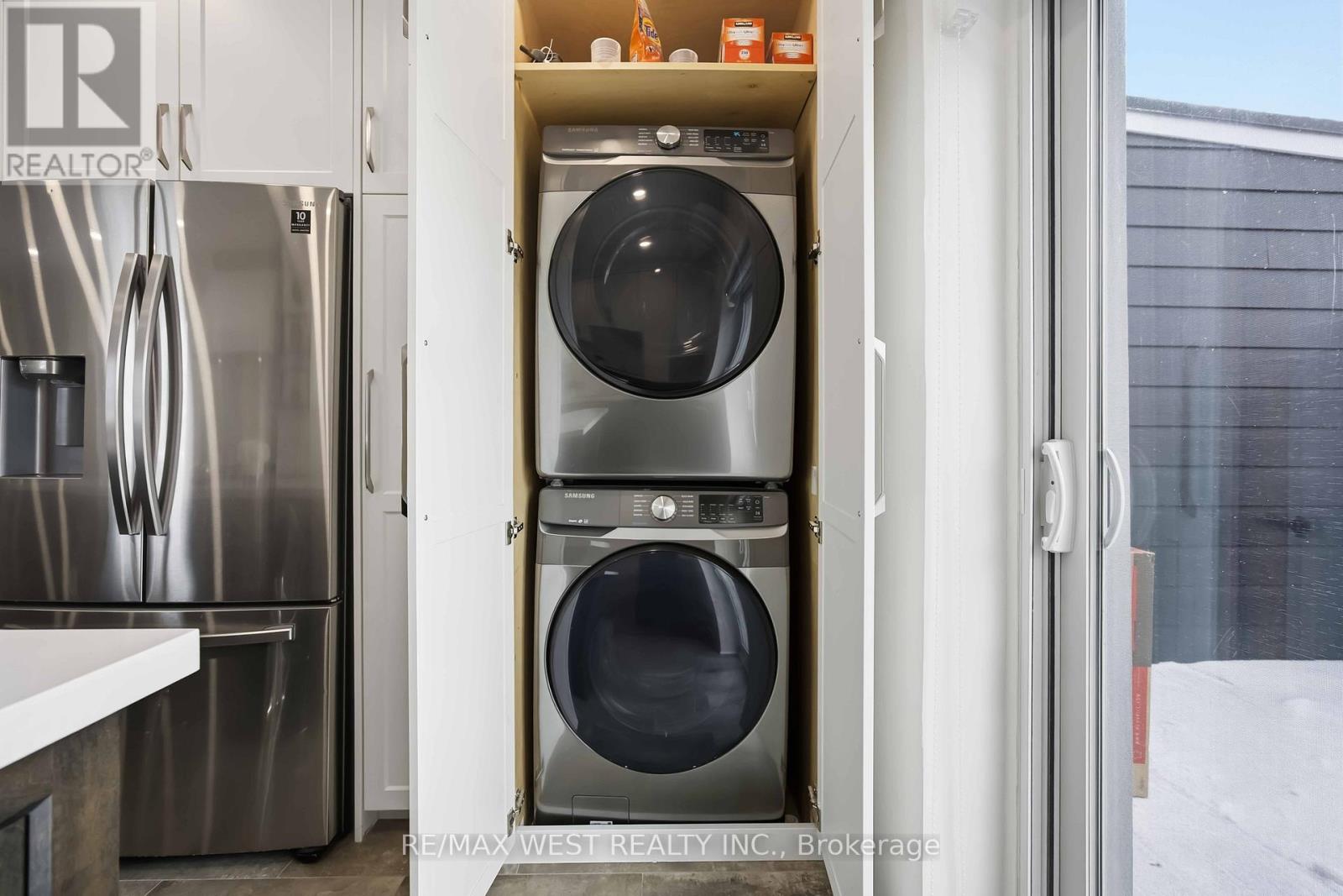 902 Woodbine Avenue, Toronto, Ontario  M4C 4B5 - Photo 21 - E12816118