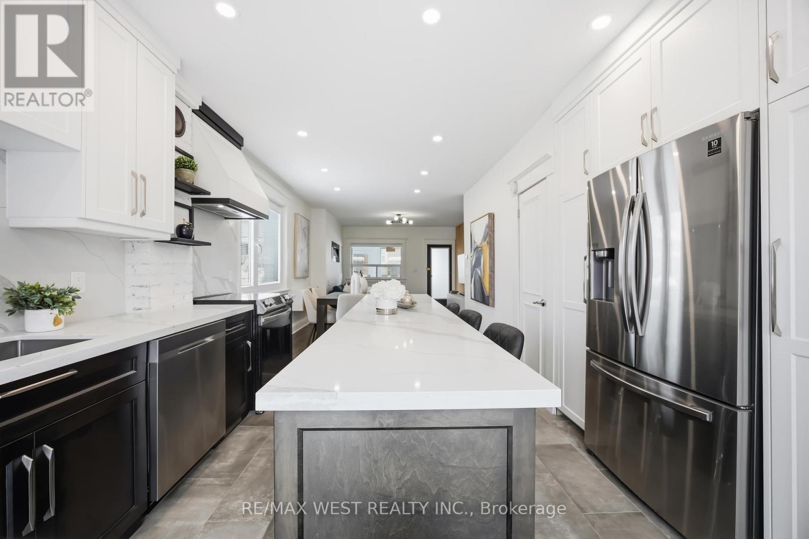 902 Woodbine Avenue, Toronto, Ontario  M4C 4B5 - Photo 22 - E12816118