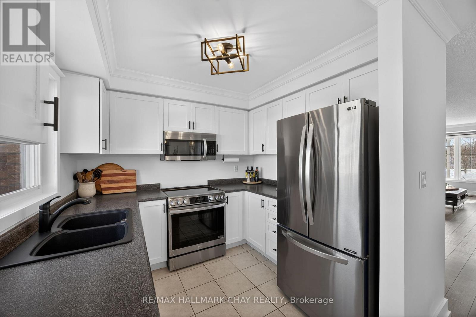 1412 Forest Street, Innisfil, Ontario  L9S 4Y4 - Photo 4 - N12816554