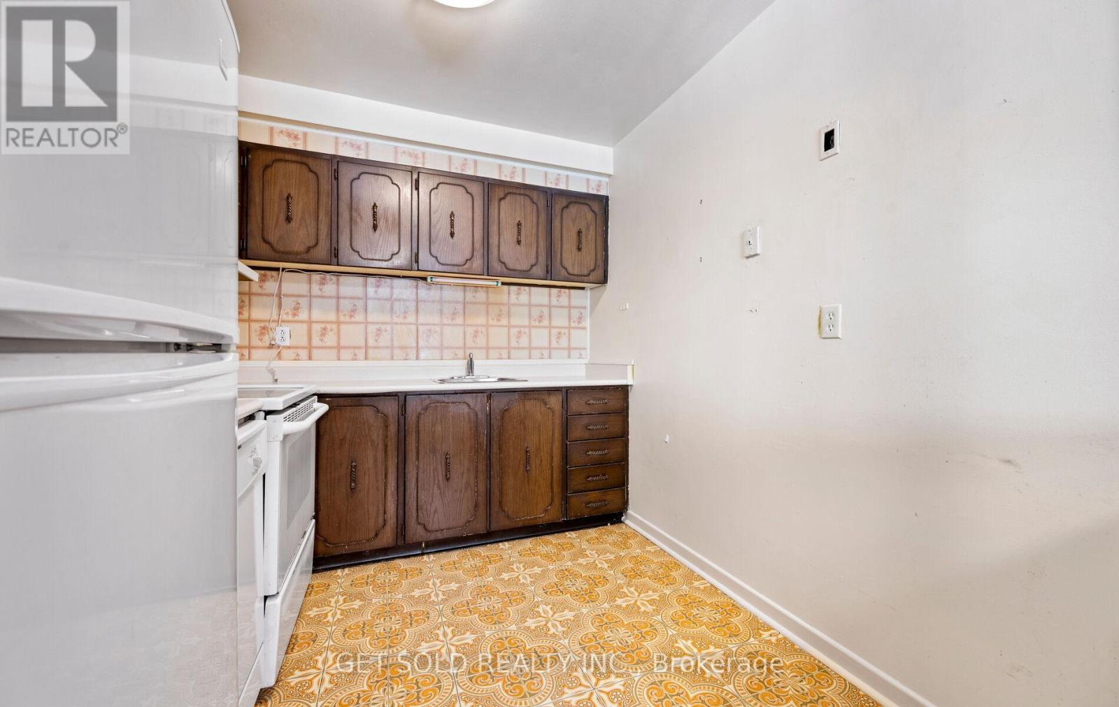 827 - 20 Tandridge Crescent, Toronto, Ontario  M9W 2P2 - Photo 21 - W12816374