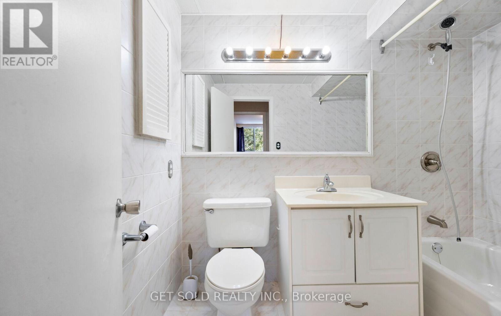 827 - 20 Tandridge Crescent, Toronto, Ontario  M9W 2P2 - Photo 35 - W12816374