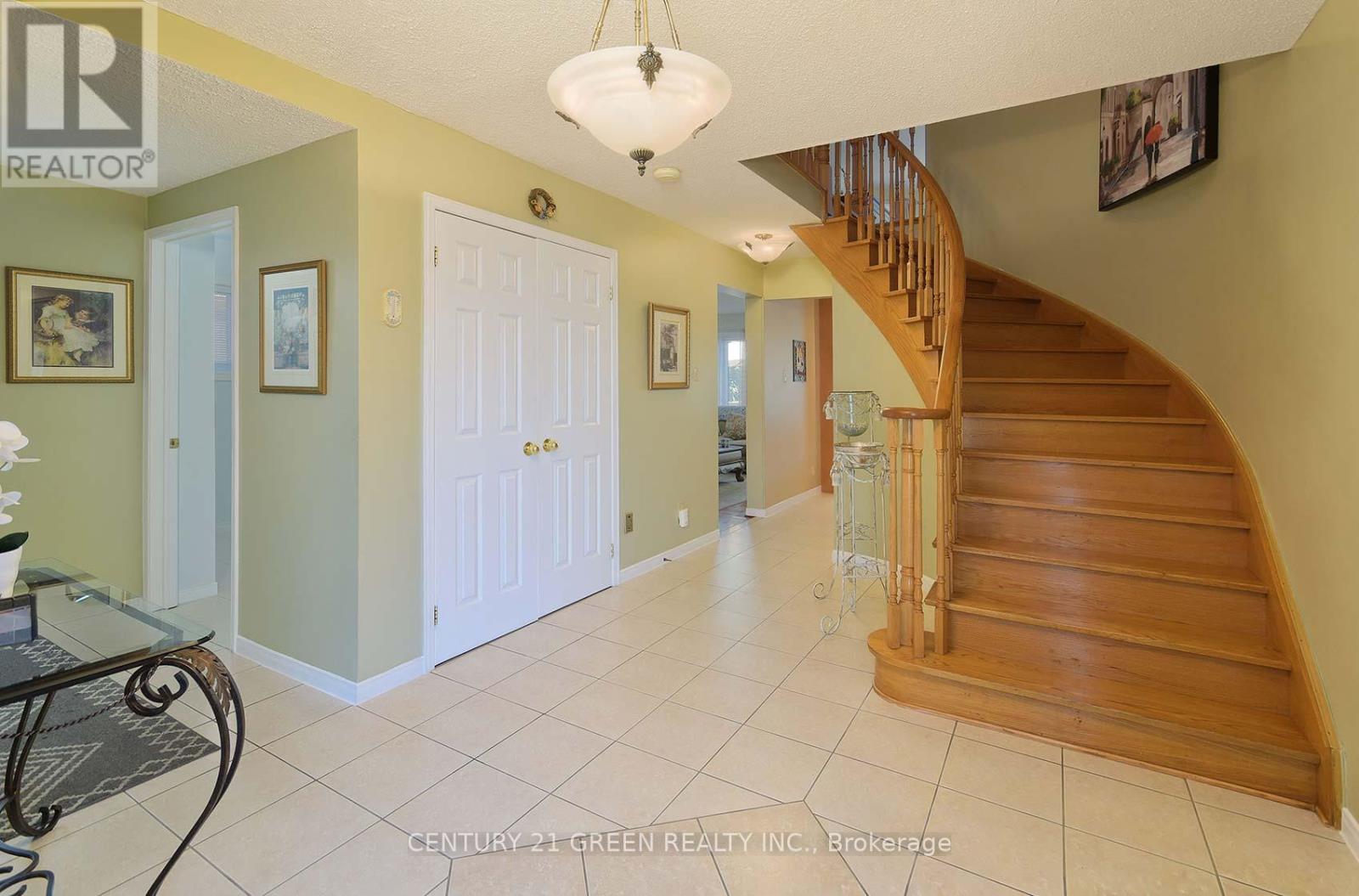 418 Chieftan Circle, Mississauga, Ontario  L4Z 3A7 - Photo 4 - W12816398