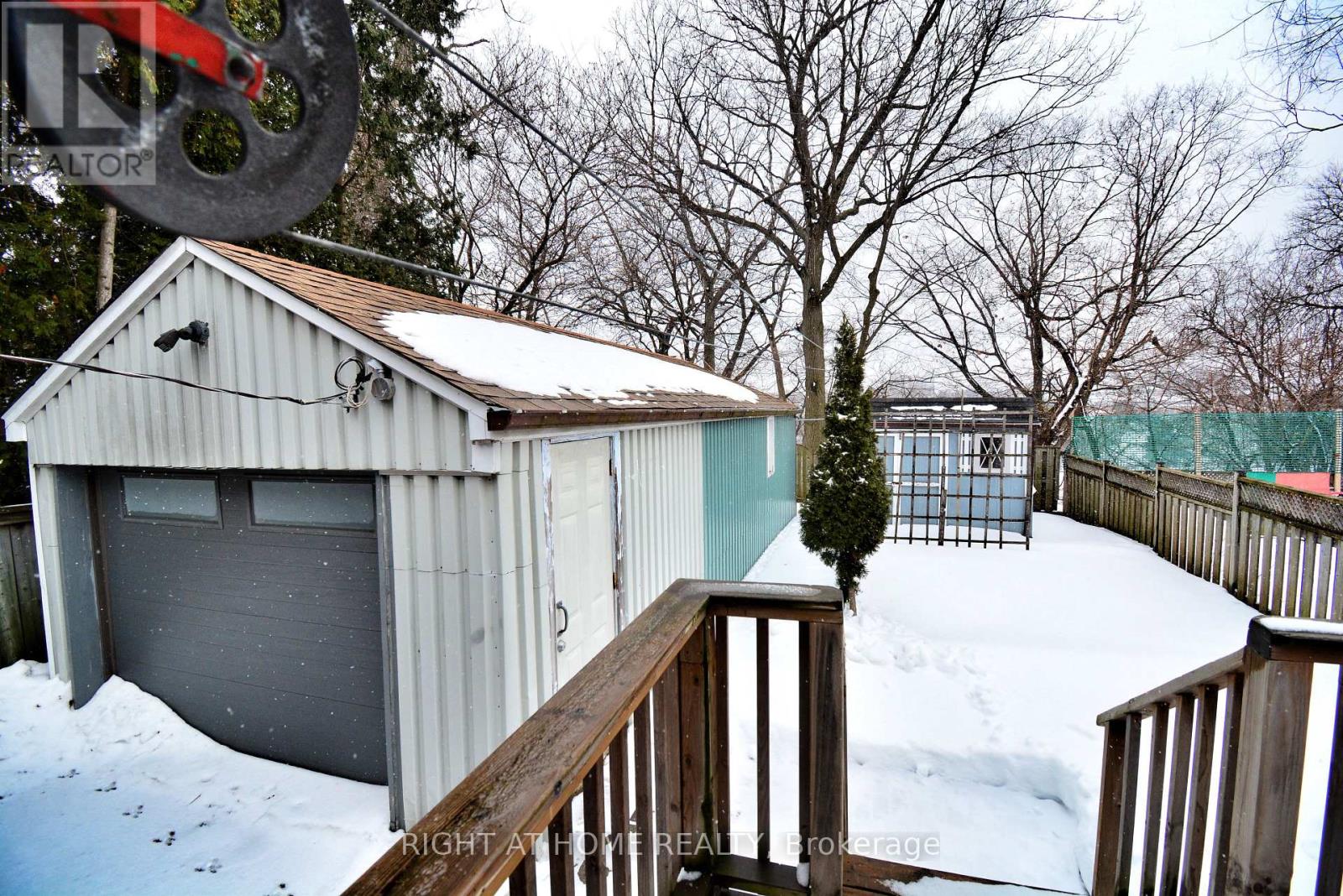 22 Landour Avenue, Toronto, Ontario  M6M 4J4 - Photo 26 - W12816404