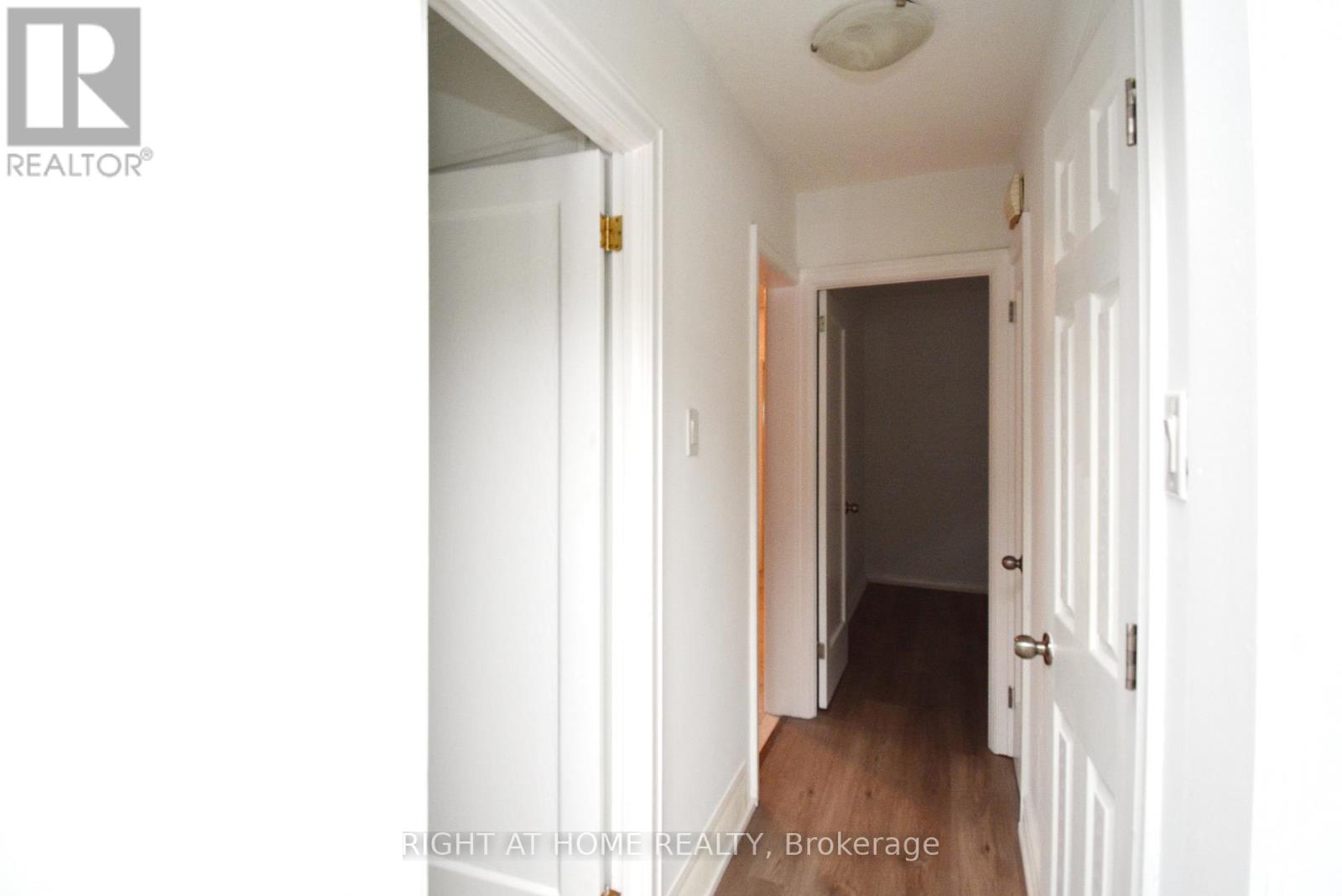 22 Landour Avenue, Toronto, Ontario  M6M 4J4 - Photo 5 - W12816404