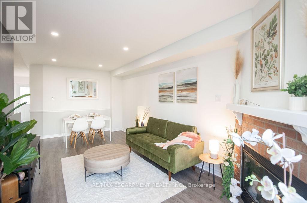 12 - 2350 Grand Ravine Drive, Oakville, Ontario  L6H 6E2 - Photo 12 - W12816414