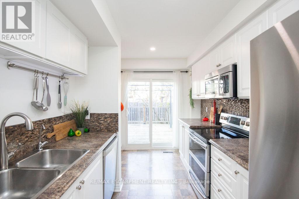 12 - 2350 Grand Ravine Drive, Oakville, Ontario  L6H 6E2 - Photo 15 - W12816414