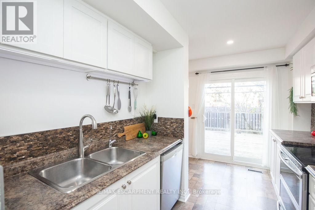 12 - 2350 Grand Ravine Drive, Oakville, Ontario  L6H 6E2 - Photo 19 - W12816414