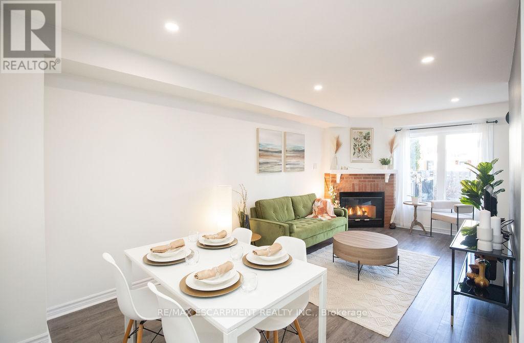 12 - 2350 Grand Ravine Drive, Oakville, Ontario  L6H 6E2 - Photo 7 - W12816414