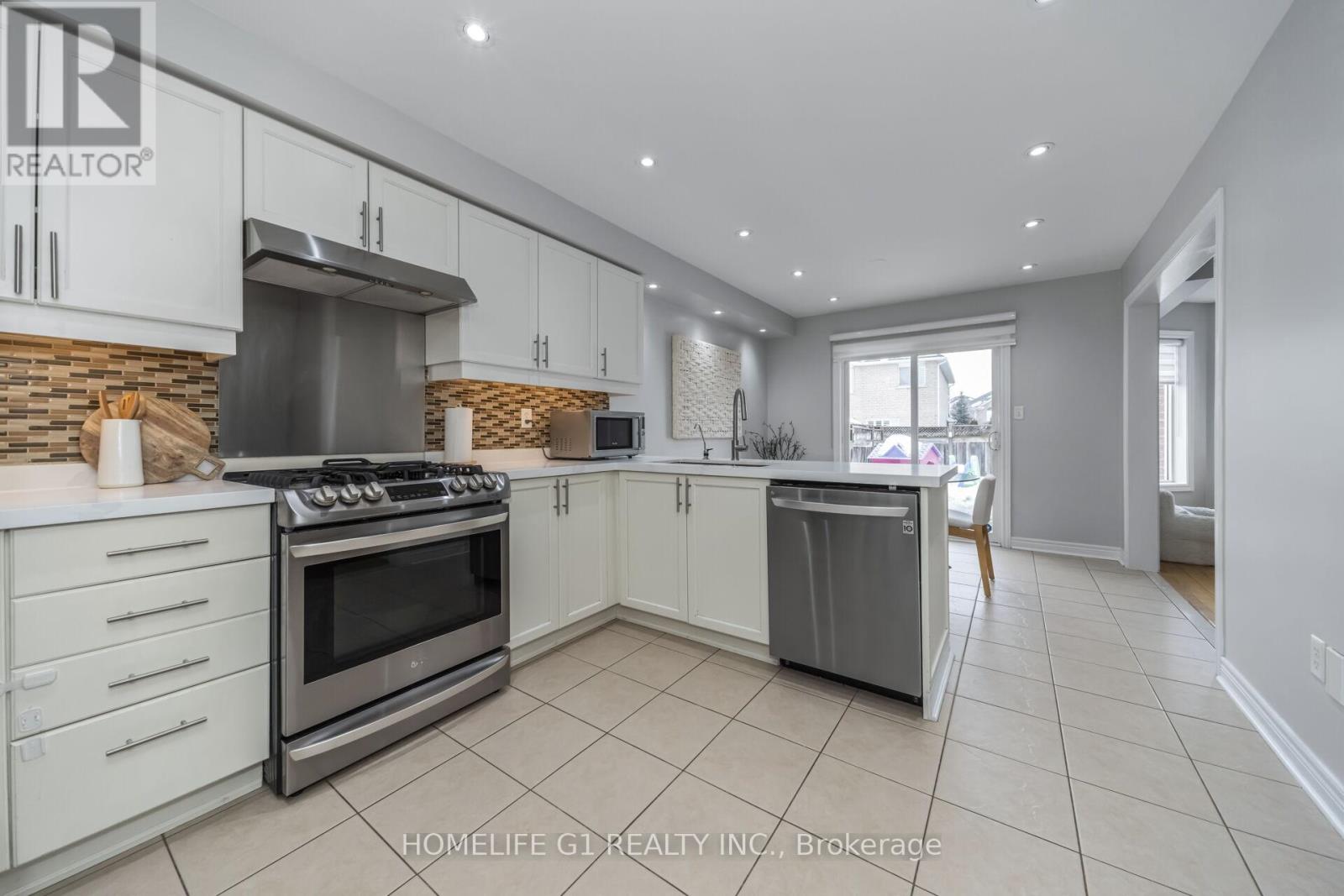 53 Humbershed Crescent, Caledon, Ontario  L7E 2X4 - Photo 9 - W12816416