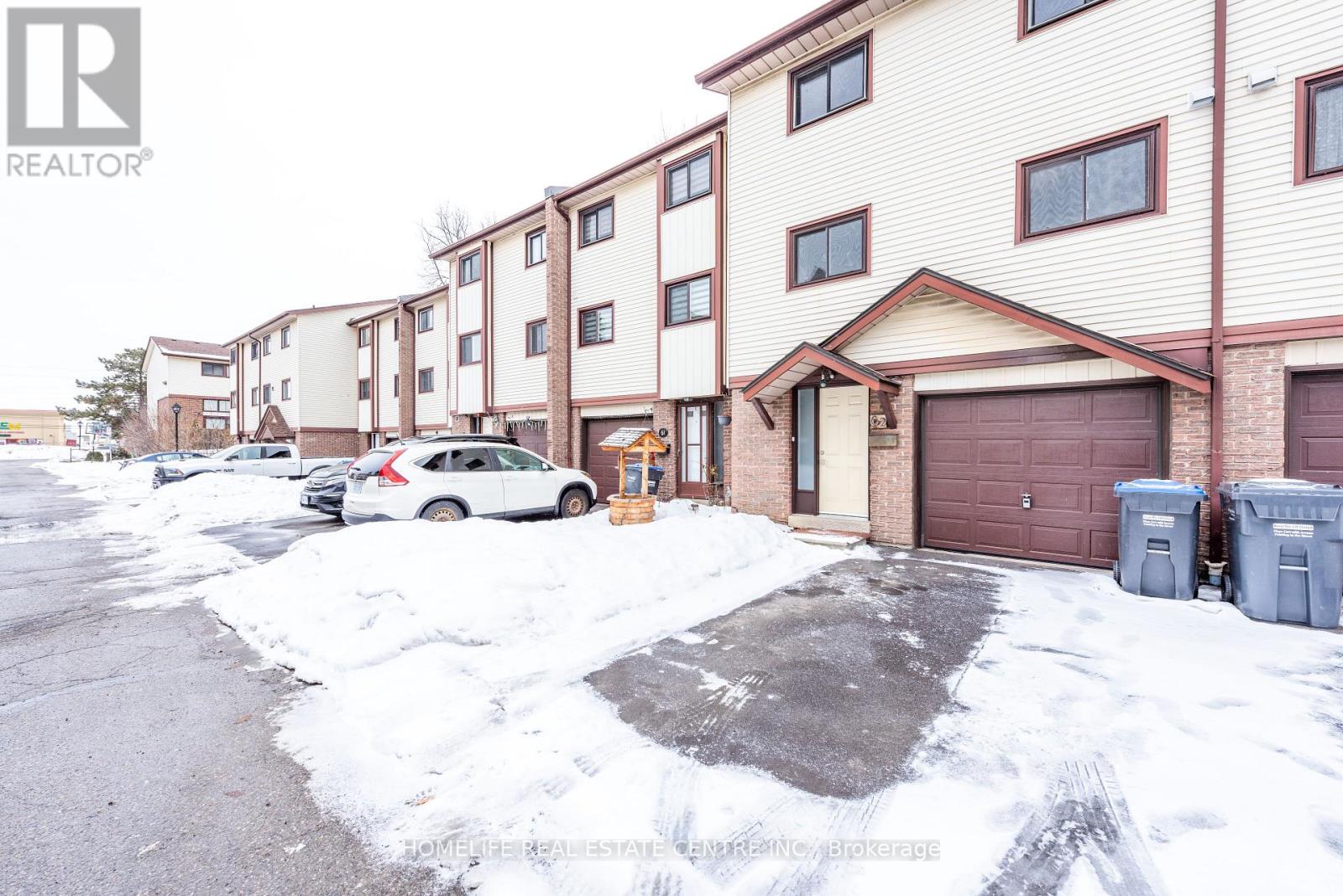 62 Mccallum Court, Brampton, Ontario  L6W 3M4 - Photo 3 - W12816422