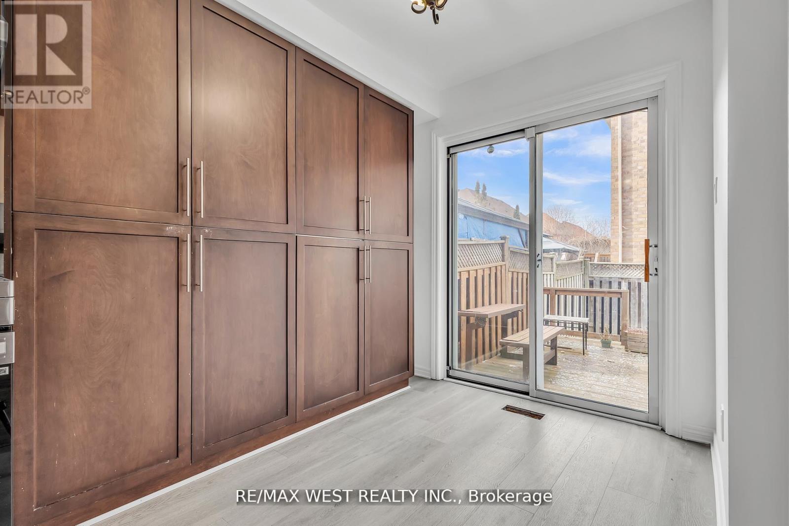 3865 Allcroft Road, Mississauga, Ontario  L5N 7E3 - Photo 14 - W12816428