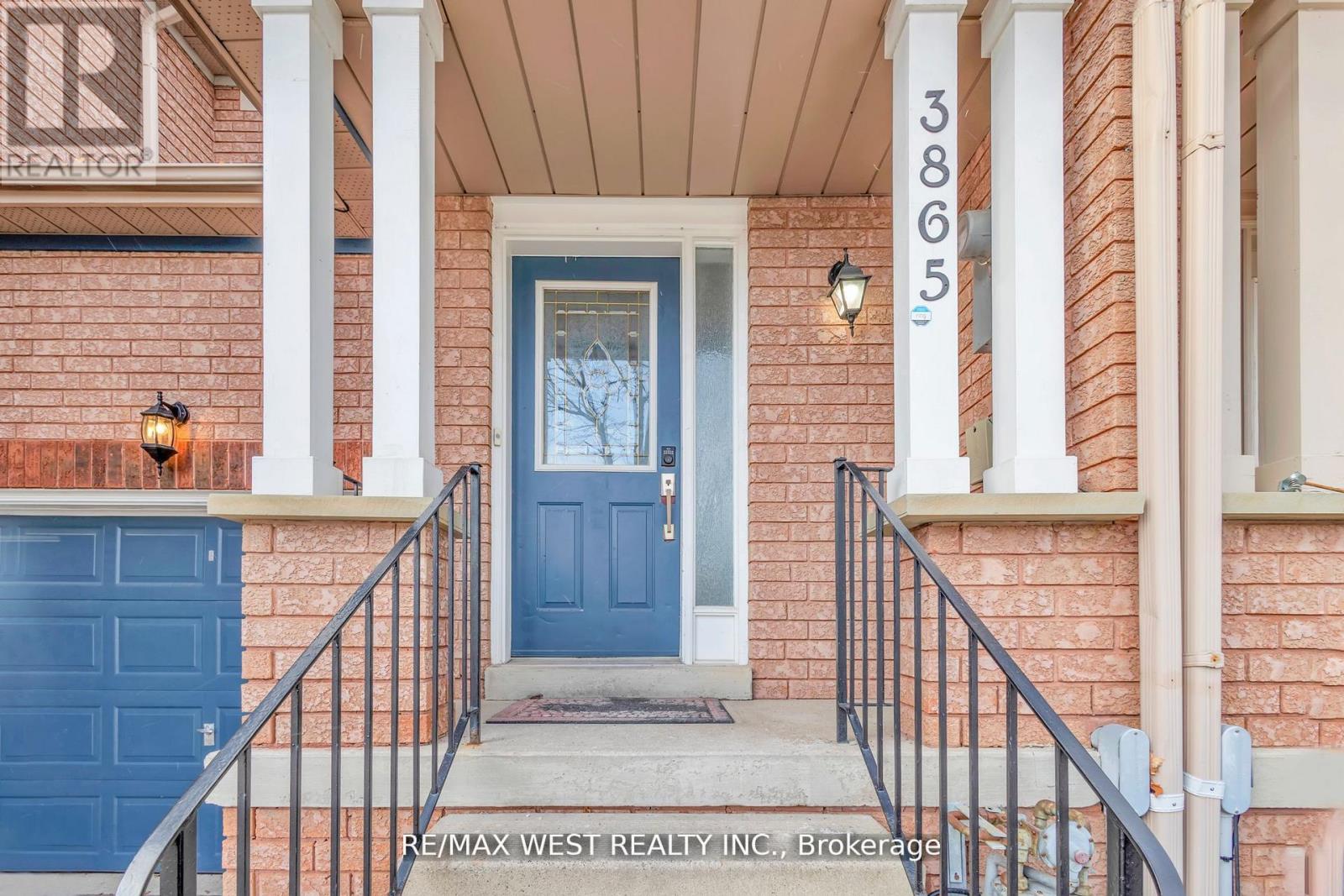 3865 Allcroft Road, Mississauga, Ontario  L5N 7E3 - Photo 3 - W12816428