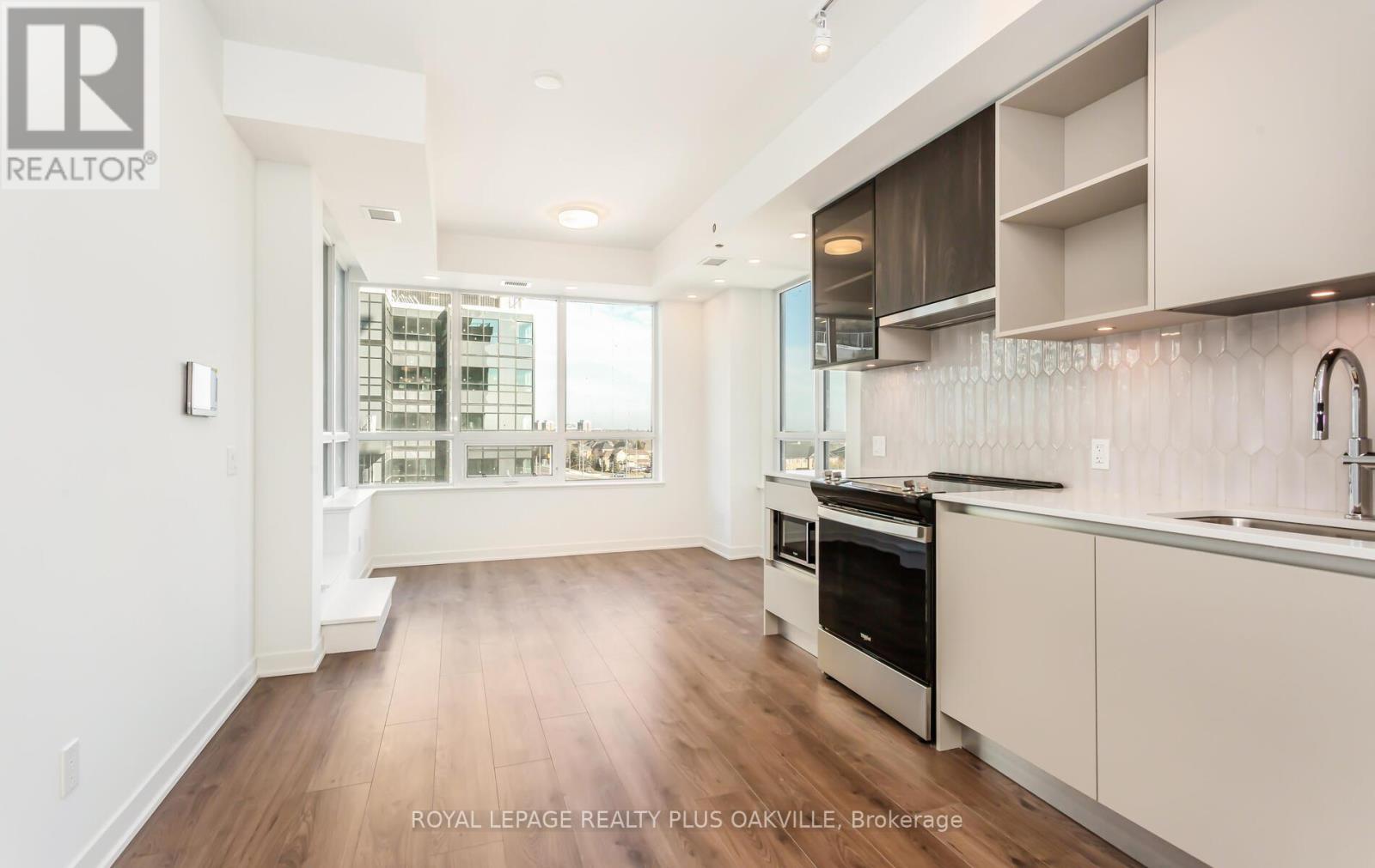 425 - 405 Dundas Street, Oakville, Ontario  L6M 5P9 - Photo 12 - W12816432