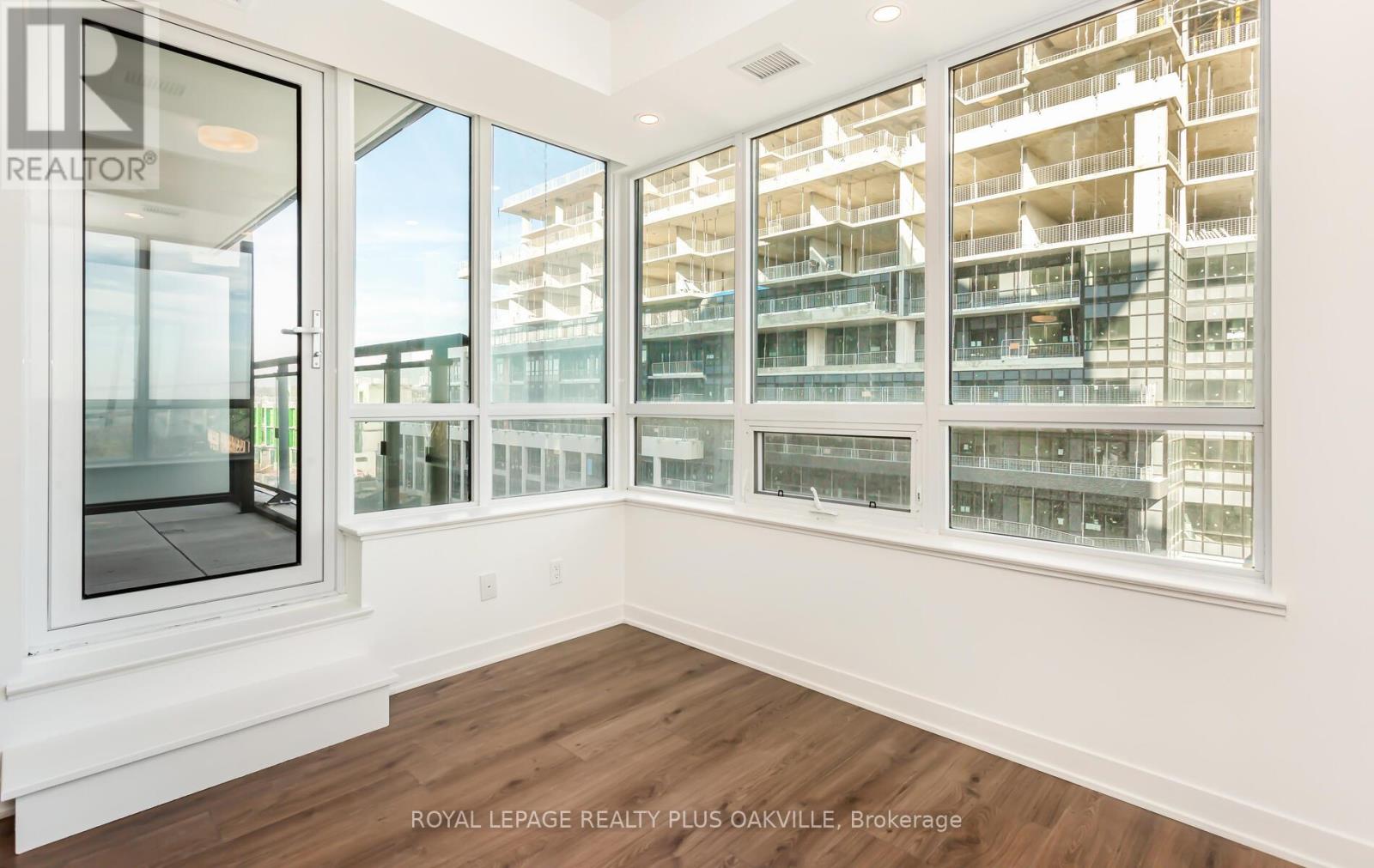 425 - 405 Dundas Street, Oakville, Ontario  L6M 5P9 - Photo 15 - W12816432