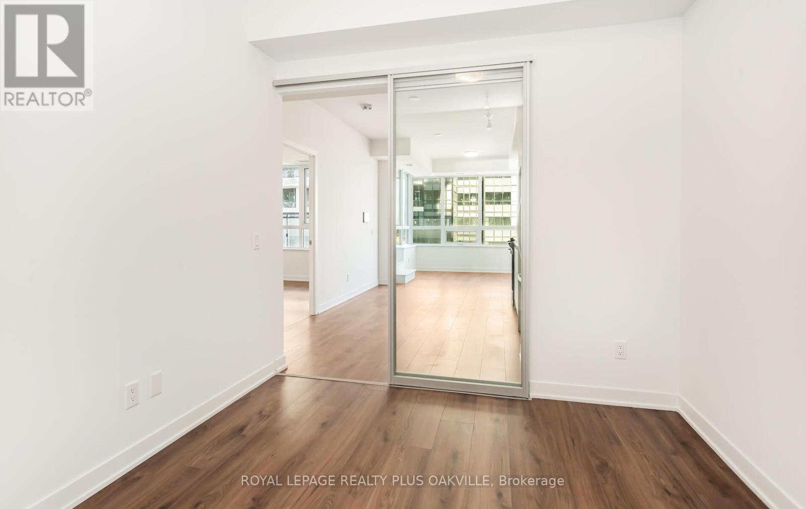 425 - 405 Dundas Street, Oakville, Ontario  L6M 5P9 - Photo 29 - W12816432