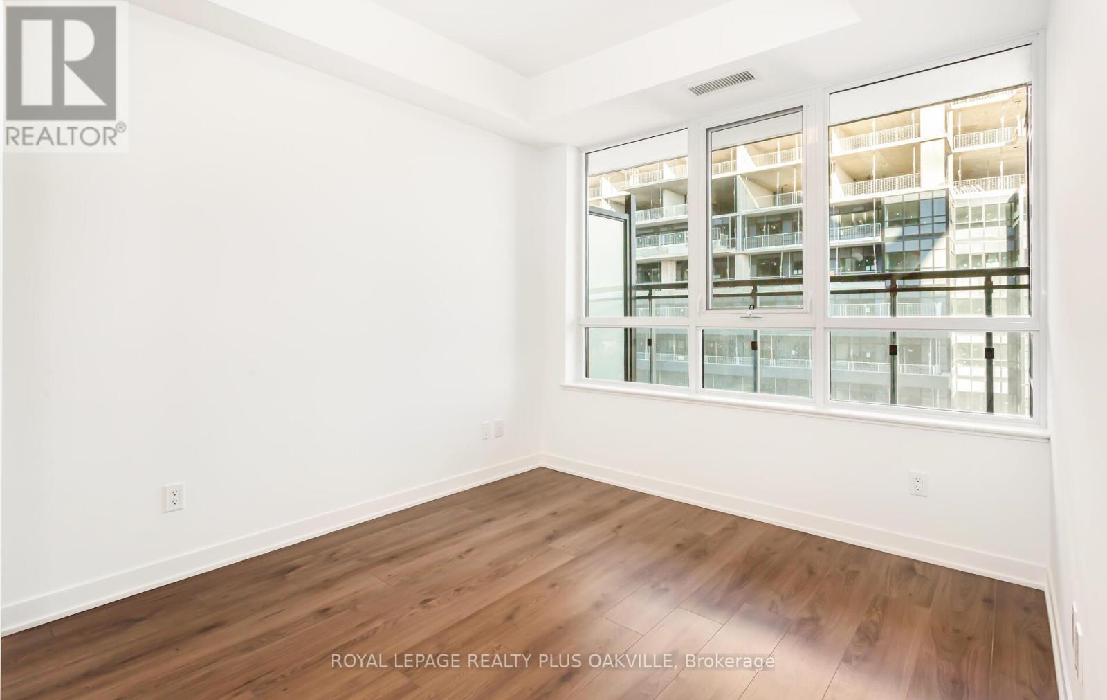 425 - 405 Dundas Street, Oakville, Ontario  L6M 5P9 - Photo 33 - W12816432