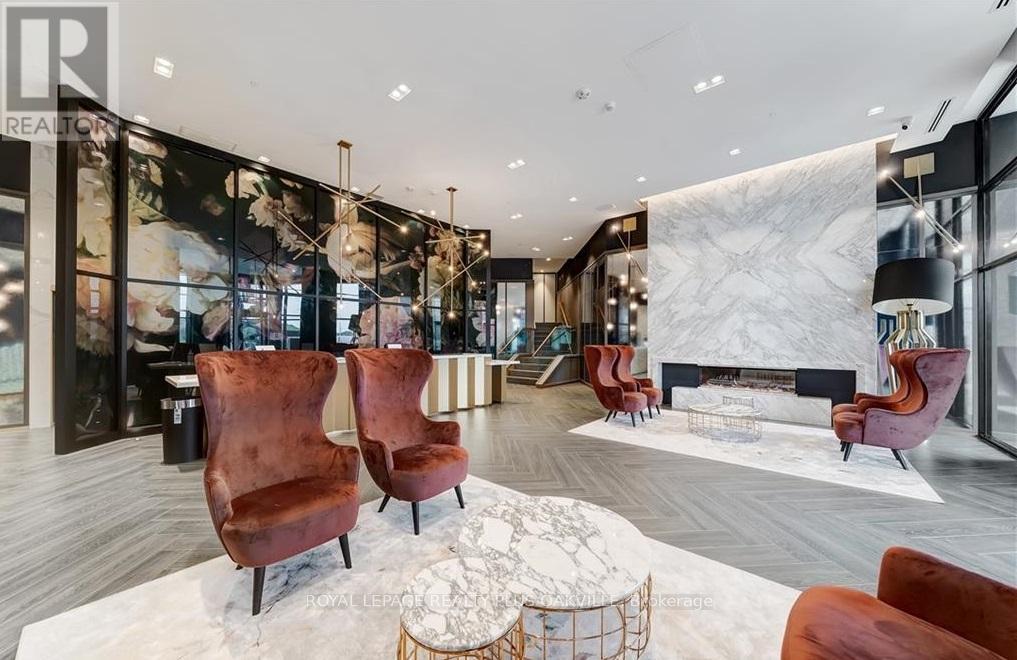 425 - 405 Dundas Street, Oakville, Ontario  L6M 5P9 - Photo 6 - W12816432