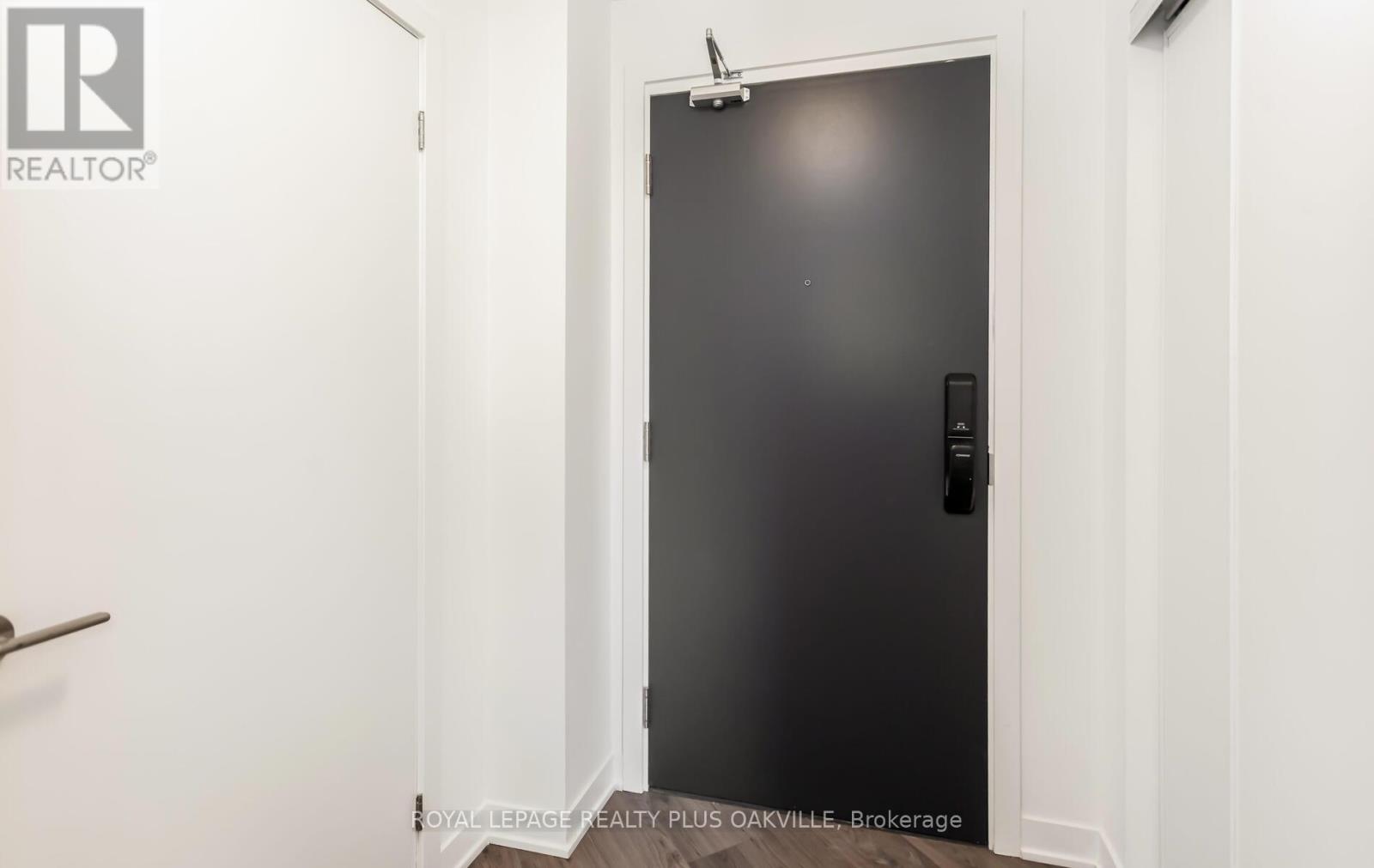 425 - 405 Dundas Street, Oakville, Ontario  L6M 5P9 - Photo 7 - W12816432