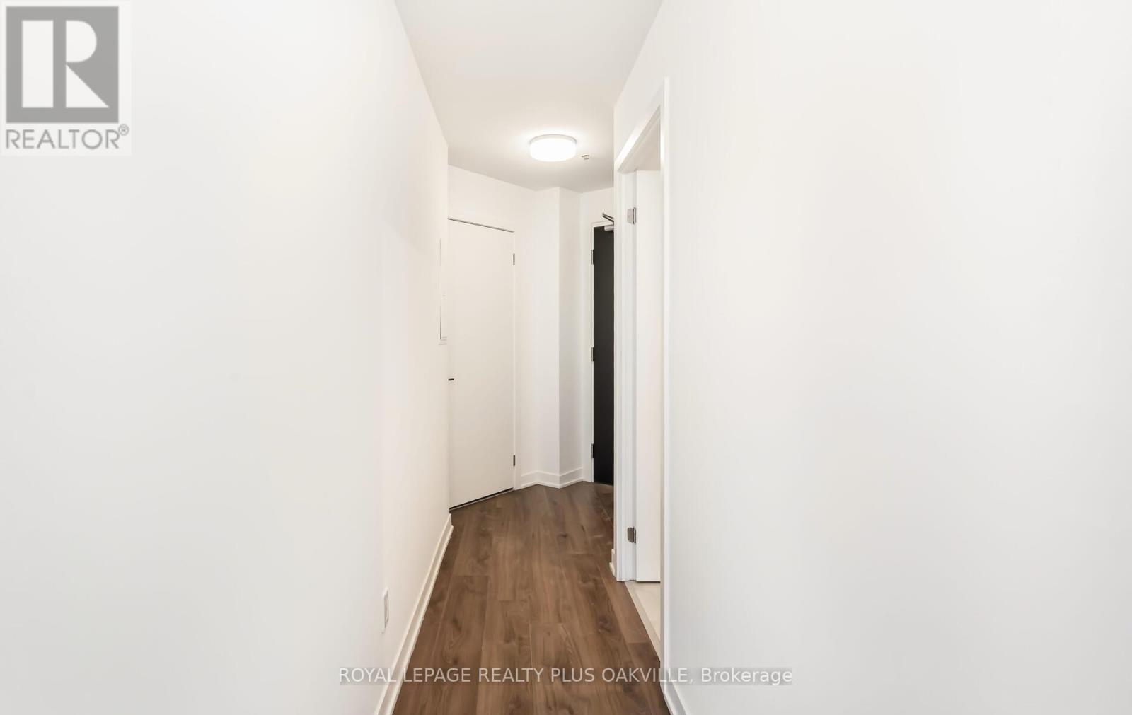 425 - 405 Dundas Street, Oakville, Ontario  L6M 5P9 - Photo 8 - W12816432