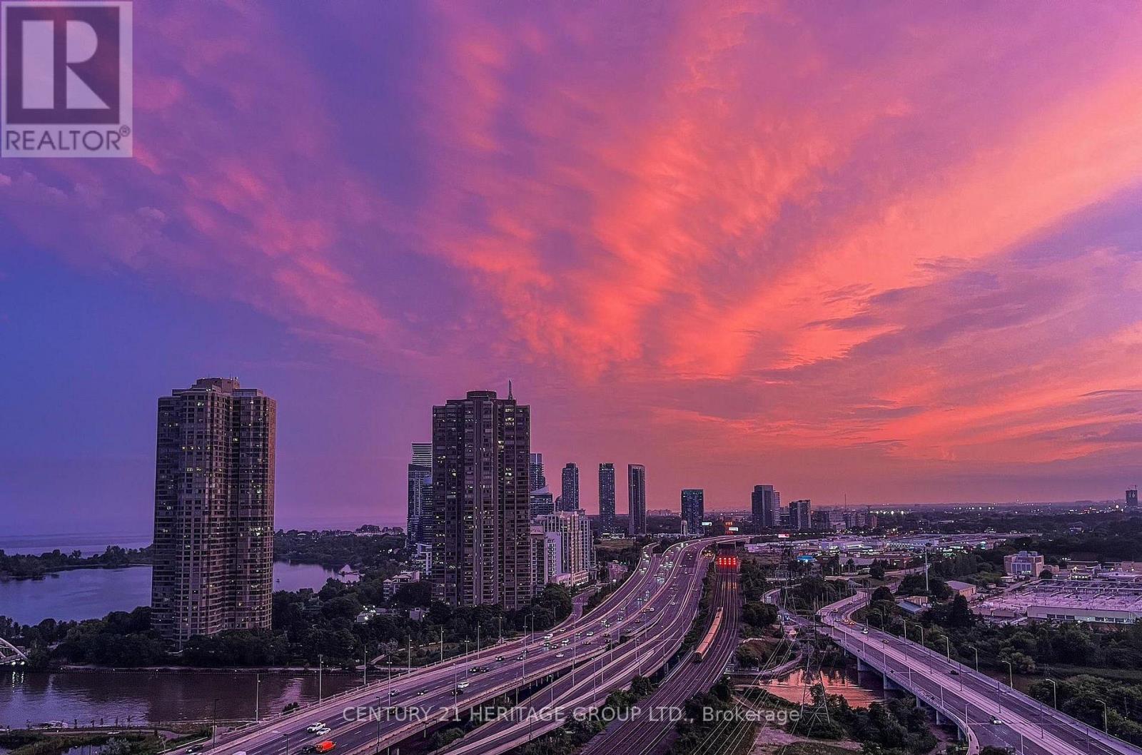 2201 - 105 The Queensway Avenue, Toronto, Ontario  M6S 5B5 - Photo 11 - W12816436