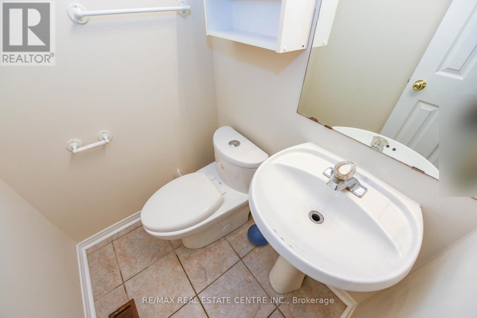 1093 Foxglove Place, Mississauga, Ontario  L5V 2N5 - Photo 10 - W12816464