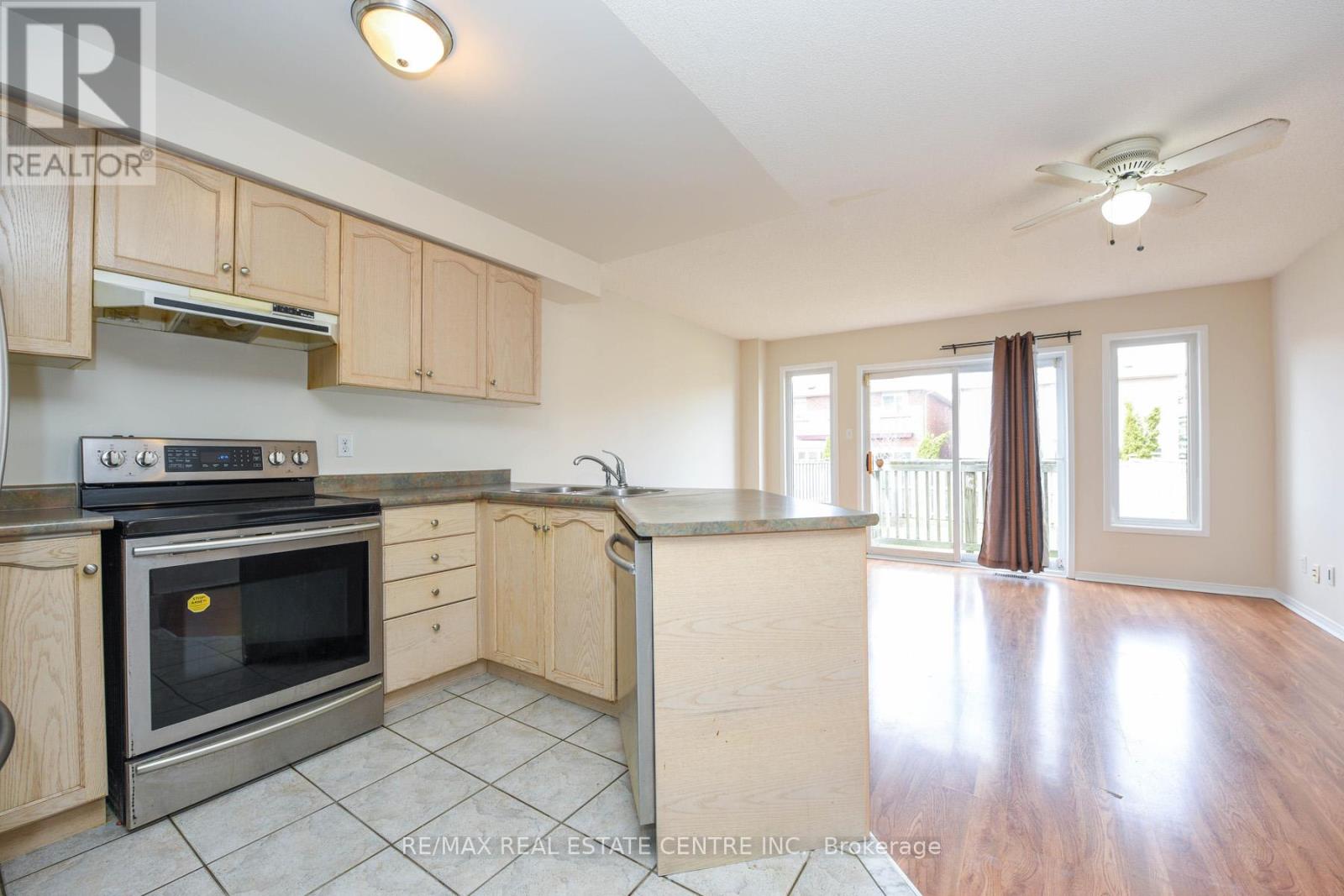 1093 Foxglove Place, Mississauga, Ontario  L5V 2N5 - Photo 11 - W12816464