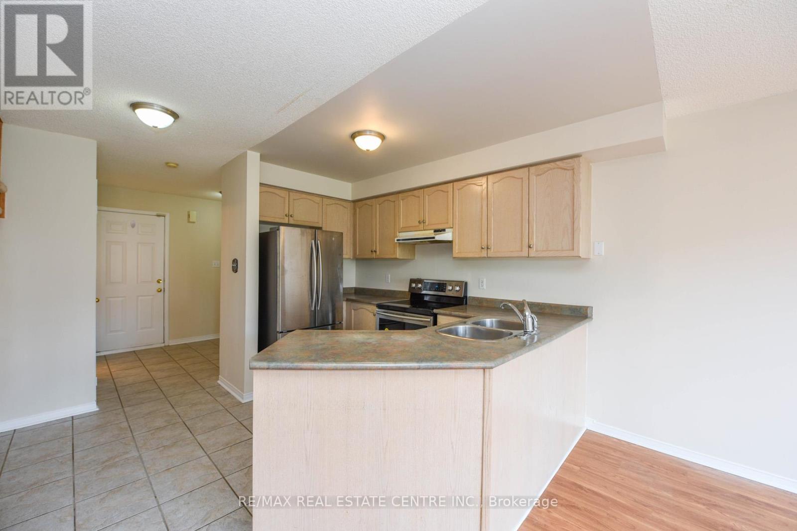 1093 Foxglove Place, Mississauga, Ontario  L5V 2N5 - Photo 14 - W12816464