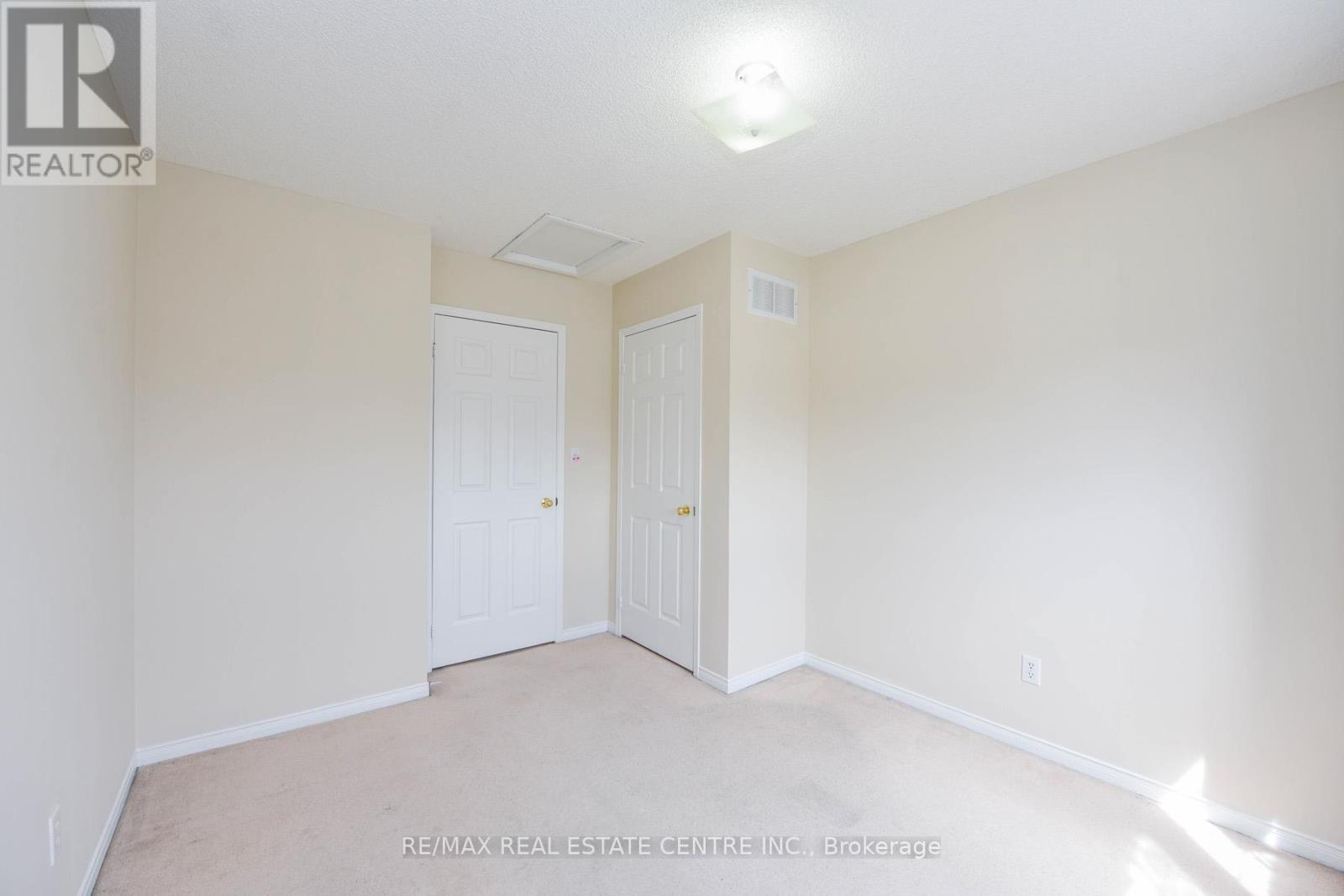 1093 Foxglove Place, Mississauga, Ontario  L5V 2N5 - Photo 24 - W12816464