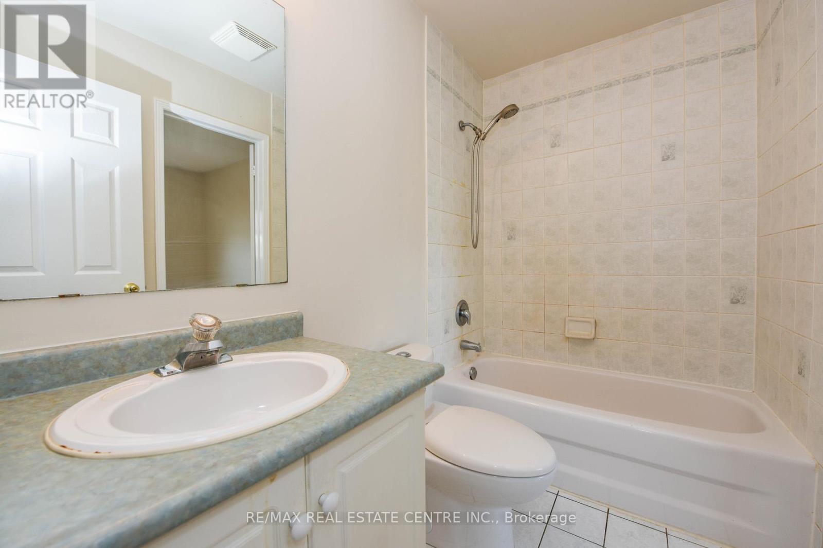 1093 Foxglove Place, Mississauga, Ontario  L5V 2N5 - Photo 28 - W12816464