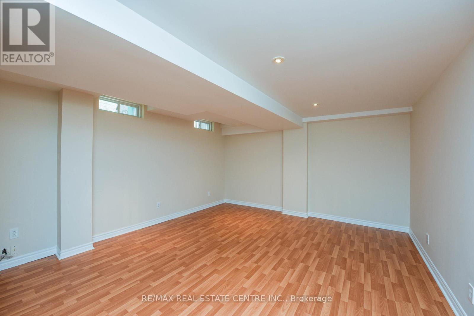 1093 Foxglove Place, Mississauga, Ontario  L5V 2N5 - Photo 35 - W12816464