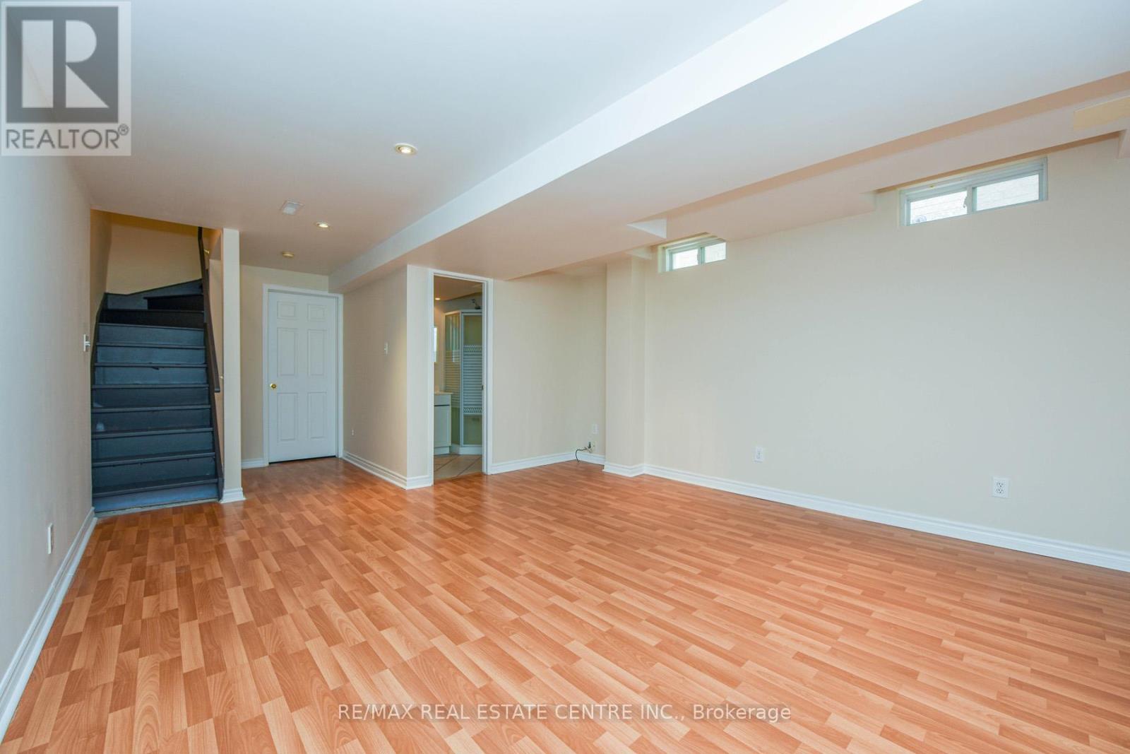 1093 Foxglove Place, Mississauga, Ontario  L5V 2N5 - Photo 36 - W12816464