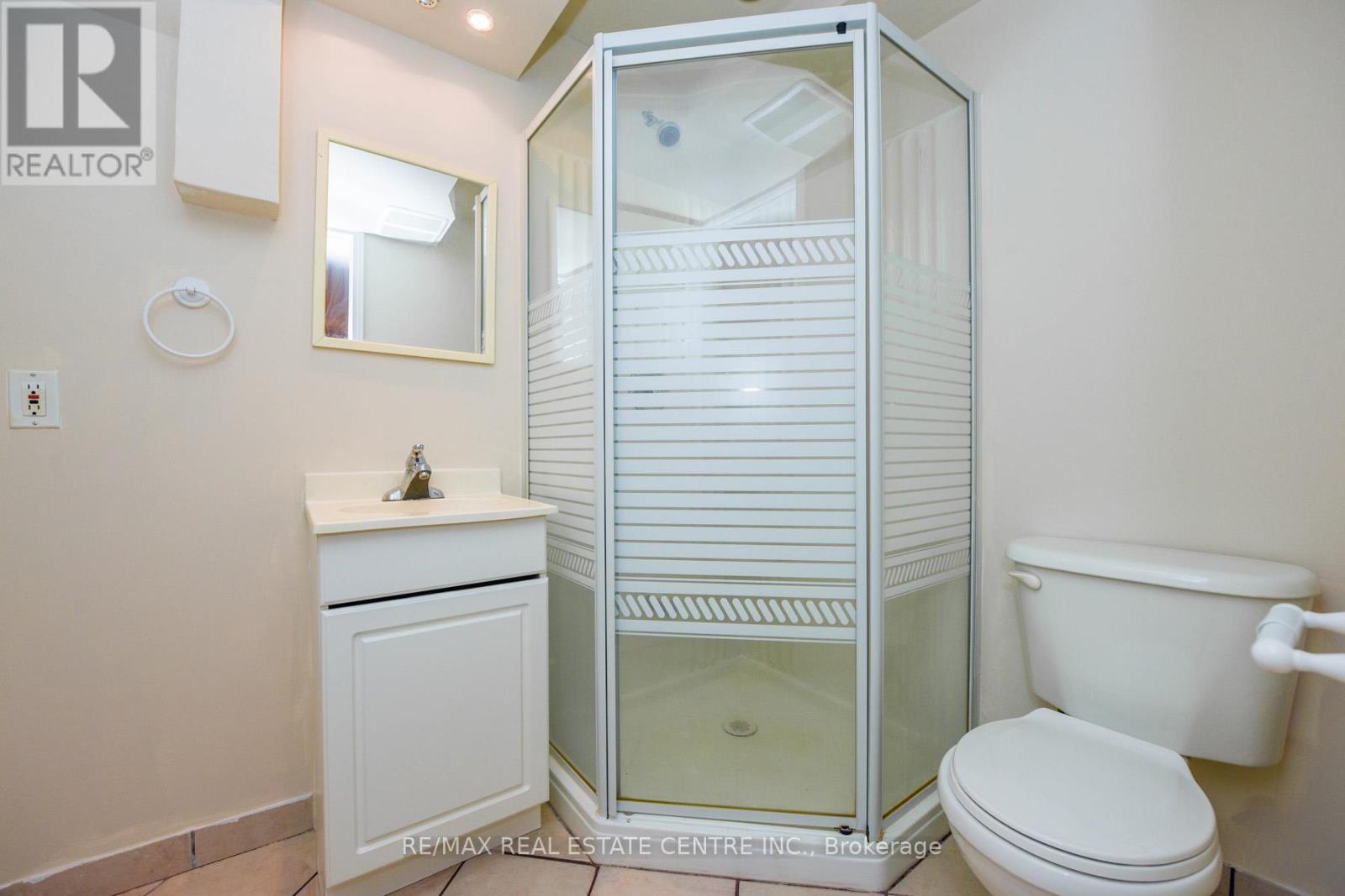 1093 Foxglove Place, Mississauga, Ontario  L5V 2N5 - Photo 38 - W12816464