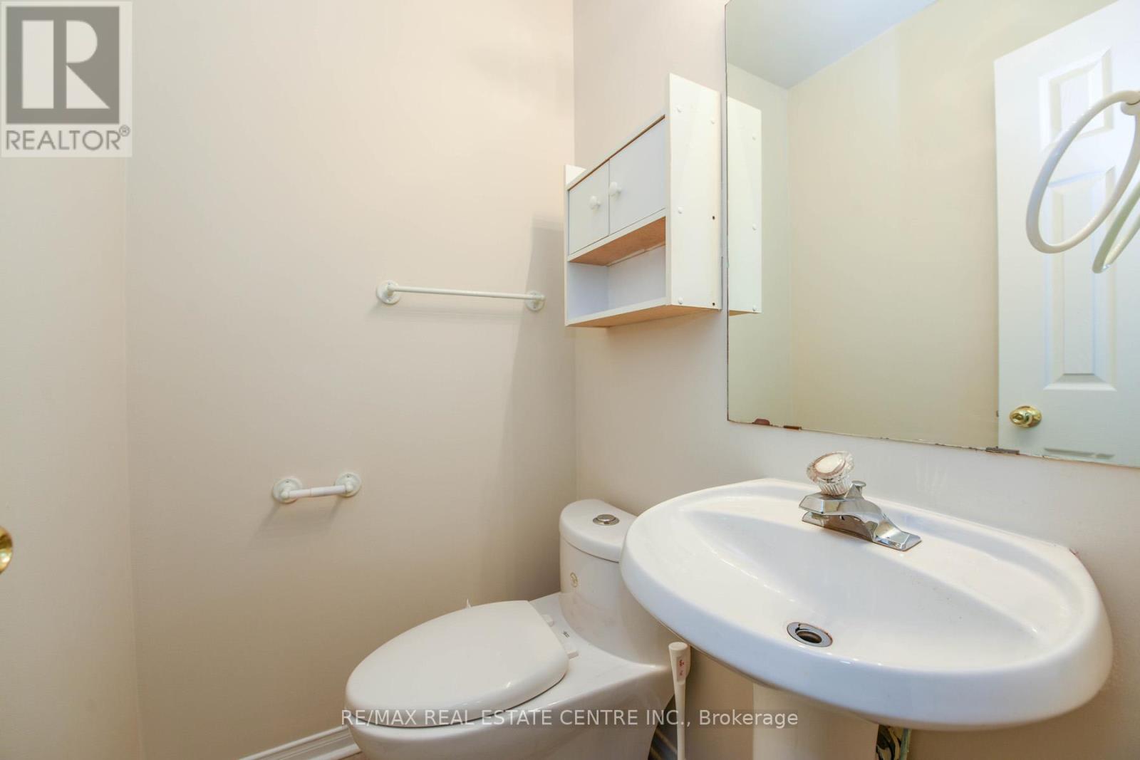 1093 Foxglove Place, Mississauga, Ontario  L5V 2N5 - Photo 9 - W12816464