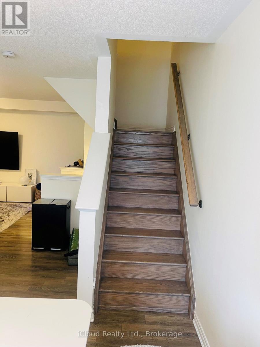 114 Frost Court, Milton, Ontario  L9E 1G4 - Photo 13 - W12816490