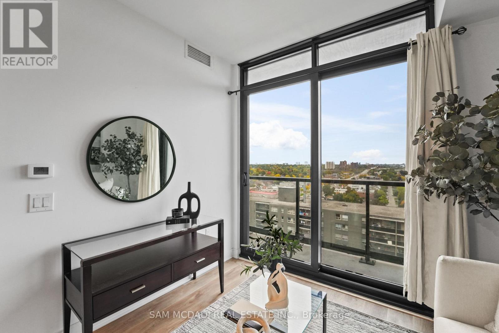 1513 - 86 Dundas Street E, Mississauga, Ontario  L5A 0B1 - Photo 11 - W12816498